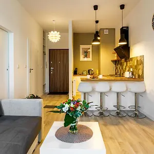 Maya's Flats & Resorts 32 - Garden Gate Gdańsk